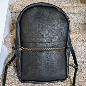 Go Forth Goods Black Classic Zippered Leather Backpack ✨NEW !!